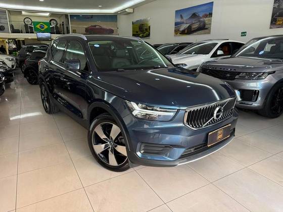 VOLVO XC40 2.0 T4 GASOLINA MOMENTUM GEARTRONIC VOLVO XC40 2.0 T4 GASOLINA MOMENTUM GEARTRONIC